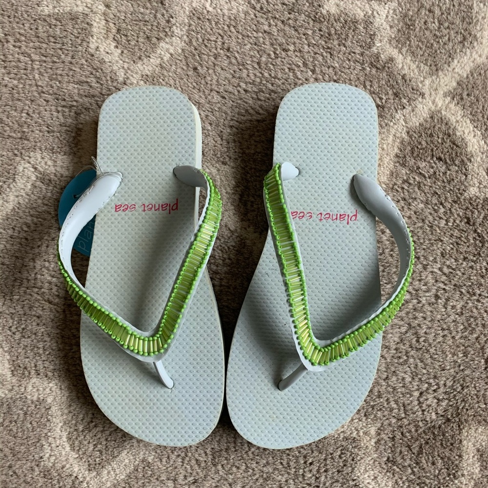 NWT Planet Sea beaded flip flops